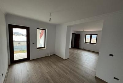 Vila deosebita Parter + Mansarda de vanzare in Odobesti - 29