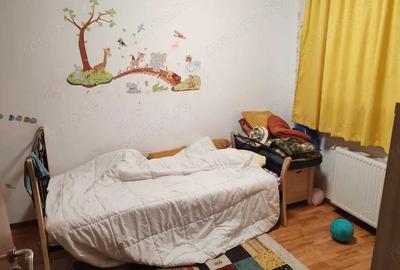 Apartament 3 camere vanzare in vila Giulesti