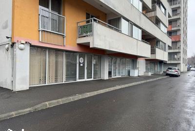 Spațiu comercial, de 40 mp, în Militari