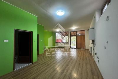 Casa individuala, 5 camere, 3 bai cu terasa si curte proprie de 400 mp