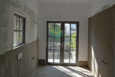 Casă individuală cu 8 camere cu Canalizare în Eminescu - 3