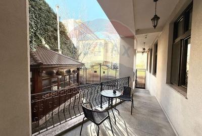 Spațiu comercial, de 100 mp, în P-ța Victoriei - 32