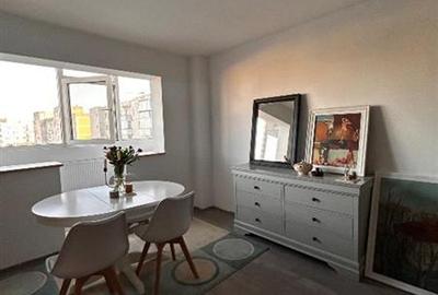 Apartament cu 4 camere decomandat, mobilat în Tineretului