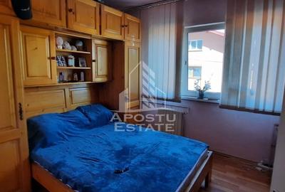 Apartament cu 3 camere, decomandat, etajul 1, zona Sagului Apartament cu 3 camere, decomandat, etajul 1, zona Sagului - 2