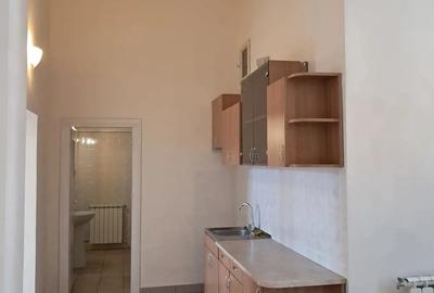 Vand apartament in casa - 2