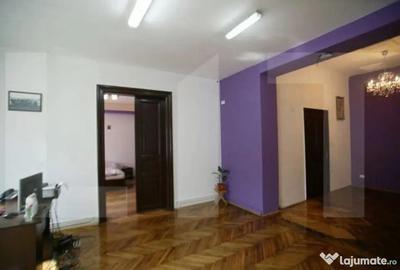Apartament cu 5 camere decomandat în Central - 4
