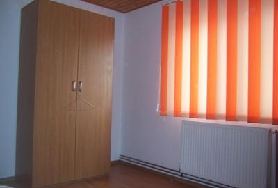 Garsonieră decomandată, mobilată în P-ța Muncii