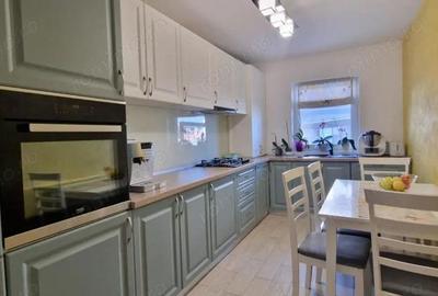 Apartament cu 3 camere decomandat în Central - 2