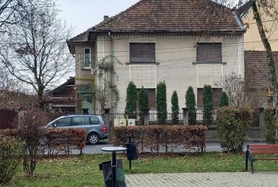 Apartament cu 3 camere semidecomandat în Nord - 1