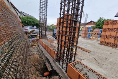 Casă cu 6 camere cu Teren 580 Mp în Chiajna