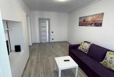 Apartament cu 2 camere decomandat în P-ța Victoriei