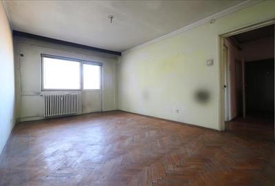 Apartament cu 3 camere, 2 bai, UMF CENTRU, decomandat, bloc din 1980 - 3