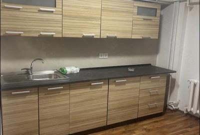 Apartament cu 2 camere decomandat în Trocadero - 3