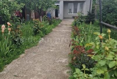 Casă individuală cu 4 camere în Nord-Est