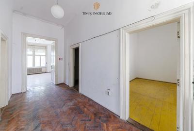 Spatiu de birouri cu vedere spre Catedrala, in Palatul Marschall - 0% - 20