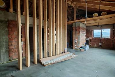 Casă individuală cu 4 camere cu Canalizare în Cristian - 3