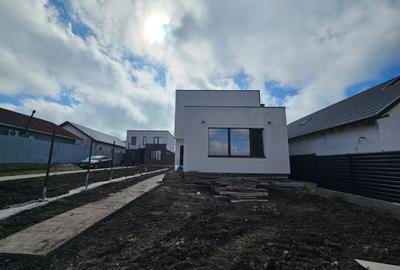 Duplex cu 4 camere cu Canalizare în Valu lui Traian - 1