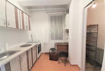 Garsonieră decomandată în Central - 2