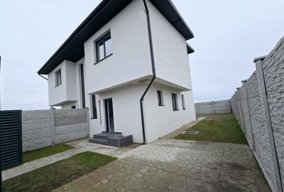 Vila tip duplex - 3 camere - 2 bai - pod - beci - incalzire pardoseala - 4