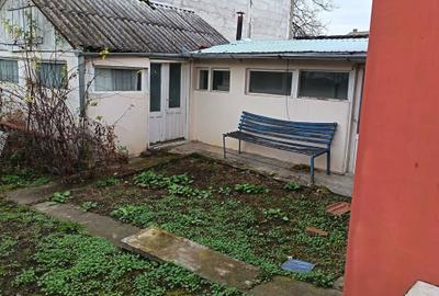 Casă cu 3 camere în Central - 1