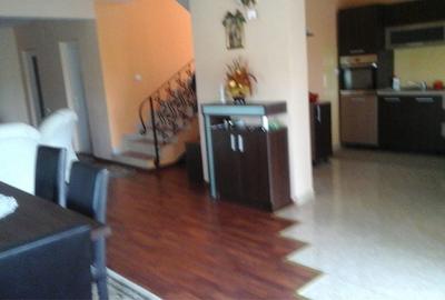 Casă cu 4 camere în Central - 2