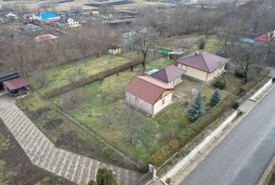 Casă cu 4 camere cu Teren 1950 Mp în Smârdan - 1