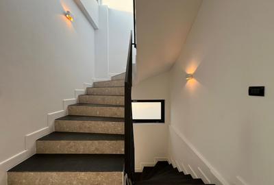 4 camere lux The Class Villas, Școală Americana 3 min. - 4