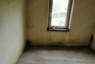 Casă cu 4 camere cu Teren 2000 Mp în Bugeac - 5