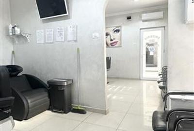 Spatiu ideal pentru afacerea ta  Tomis 3, parter bloc, pretabil pt mai multe ac - 8