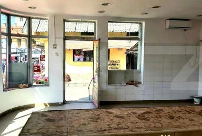 Spațiu comercial, de 110 mp, în Central - 4