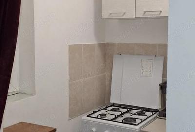 Garsonieră decomandată în Rogerius