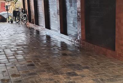 Casă cu Teren 300 Mp în Central - 3