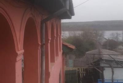 Casă cu 3 camere în Ostrov - 1
