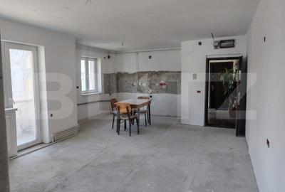 Apartament de vanzare, cu 4 camere, 85 mp, zona centrala - 2