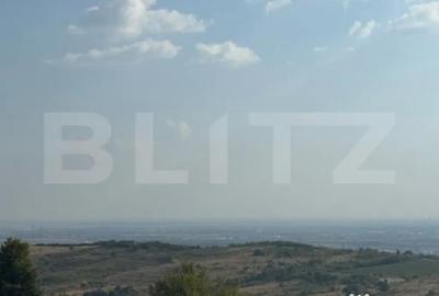 Teren de 1700 mp, în Seciu