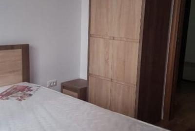 Apartament cu 3 camere semidecomandat în Tineretului - 1