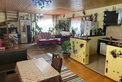 Apartament cu 3 camere de vanzare in Codlea