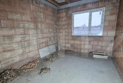 Casă cu 4 camere cu Teren 400 Mp în Vetiș - 9