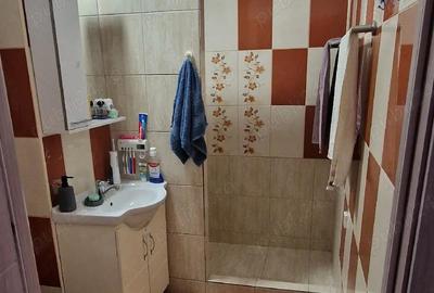 Apartament cu 3 camere decomandat în Berceni - 1