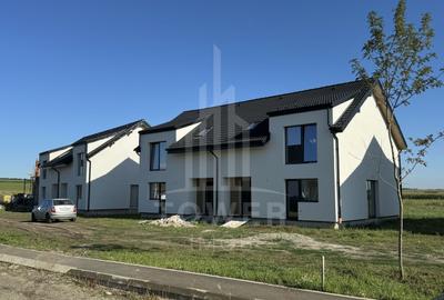 Duplex cu 4 camere cu Canalizare în Șura Mică - 3