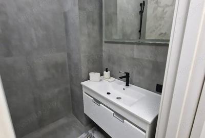 Apartament cu 2 camere decomandat în Eroii Revoluției