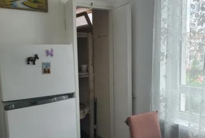 Apartament cu 2 camere decomandat în Tractorul - 4