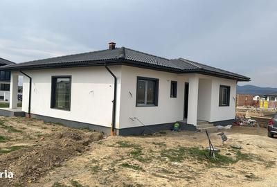 Casă cu 3 camere în Recea - 2