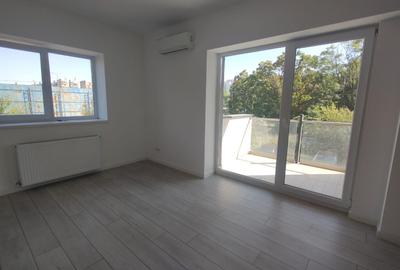 Proprietar închiriez  TERMEN LUNG ap. 2 Camere - 7