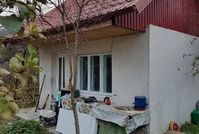 Casă cu 5 camere cu Teren 1300 Mp în Căiuți - 4