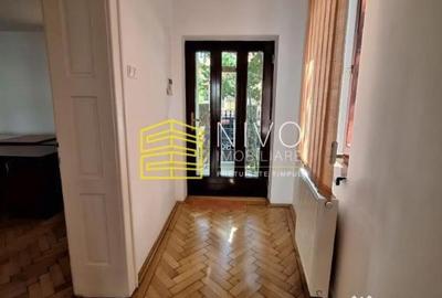 Spațiu comercial, de 110 mp, în Central - 11