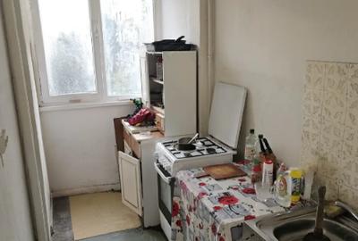 Apartament cu 3 camere semidecomandat în Apusului - 4