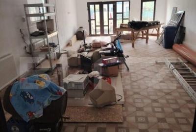 Casa de vanzare 151mp 918mp teren Razvad - 1