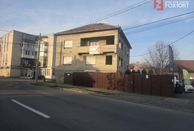 Casă individuală cu 7 camere cu Canalizare în UTA - 3