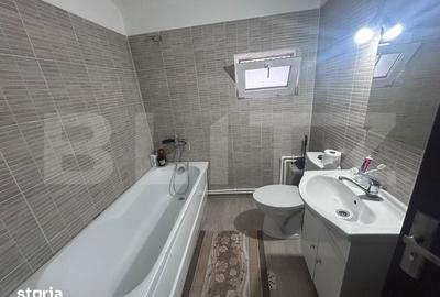 Casă cu 5 camere cu Teren 300 Mp în Malu Mare